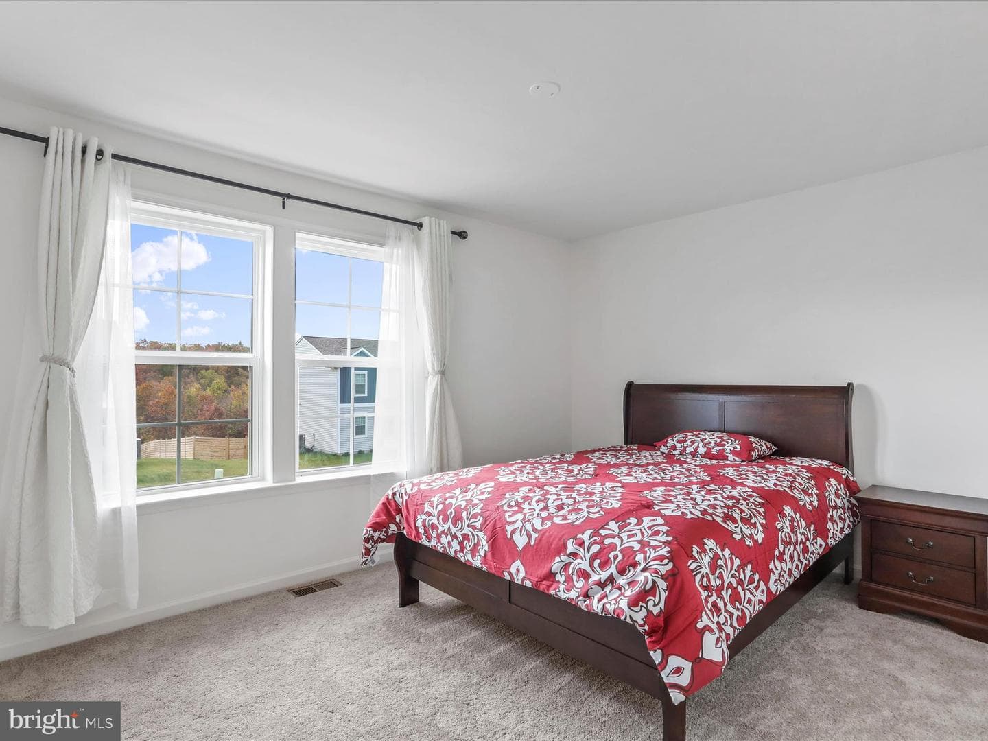 430 Eurasian Drive photo 13