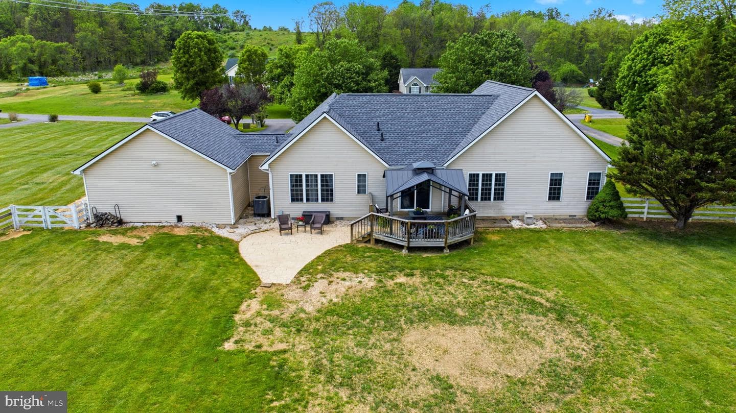 100 Capricorn Drive photo 51