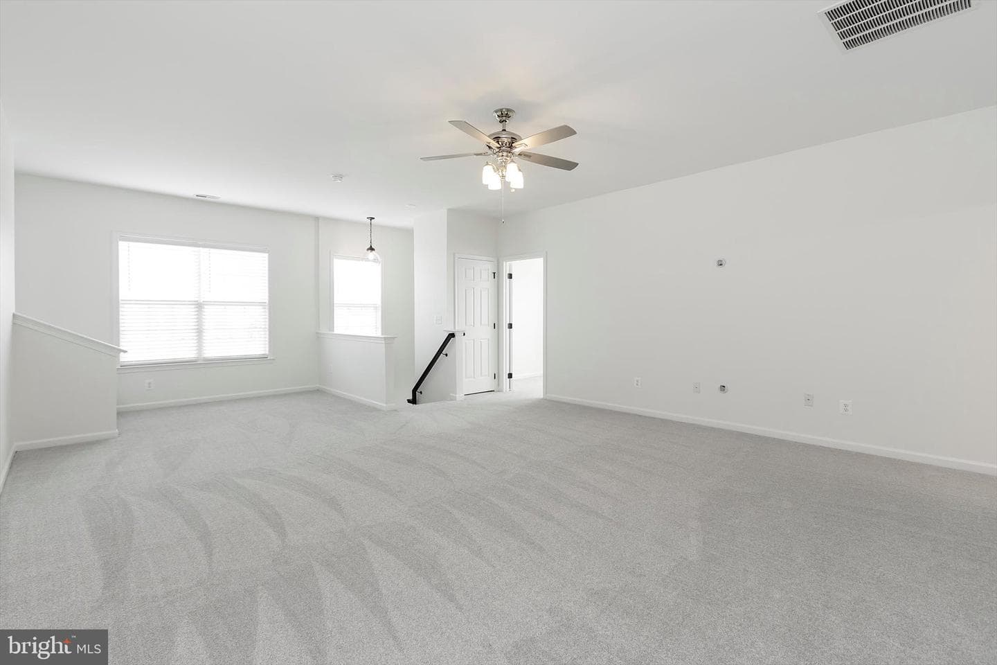 129 Strathmore Way E photo 24