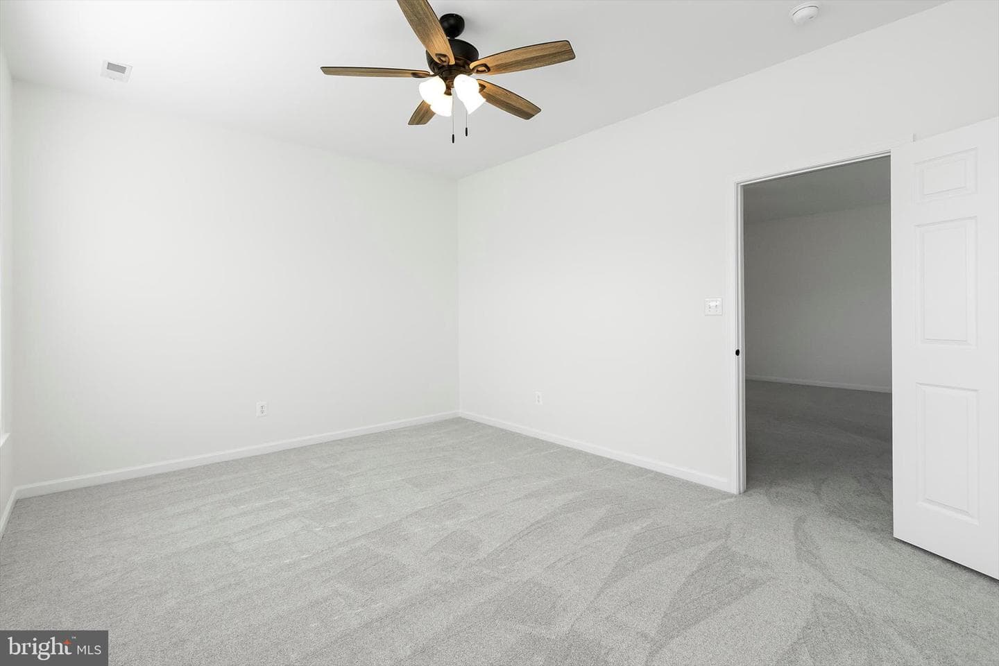 129 Strathmore Way E photo 27