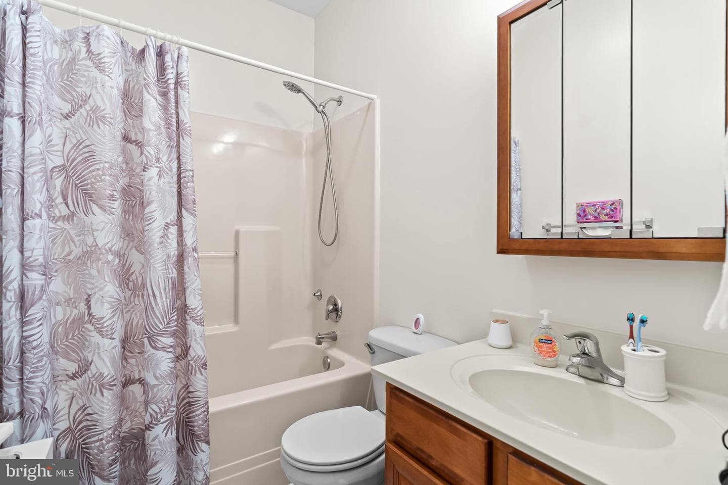 122 Balmoral Lane photo 32