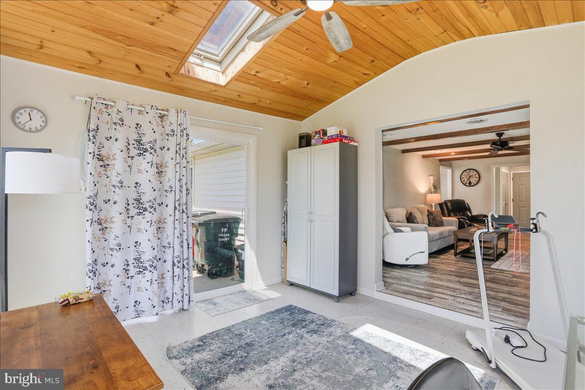 15 Sylvia Court photo 23