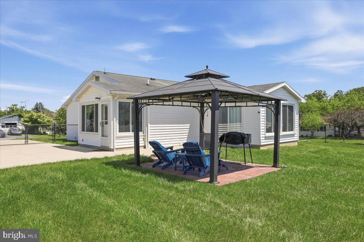 15 Sylvia Court photo 41