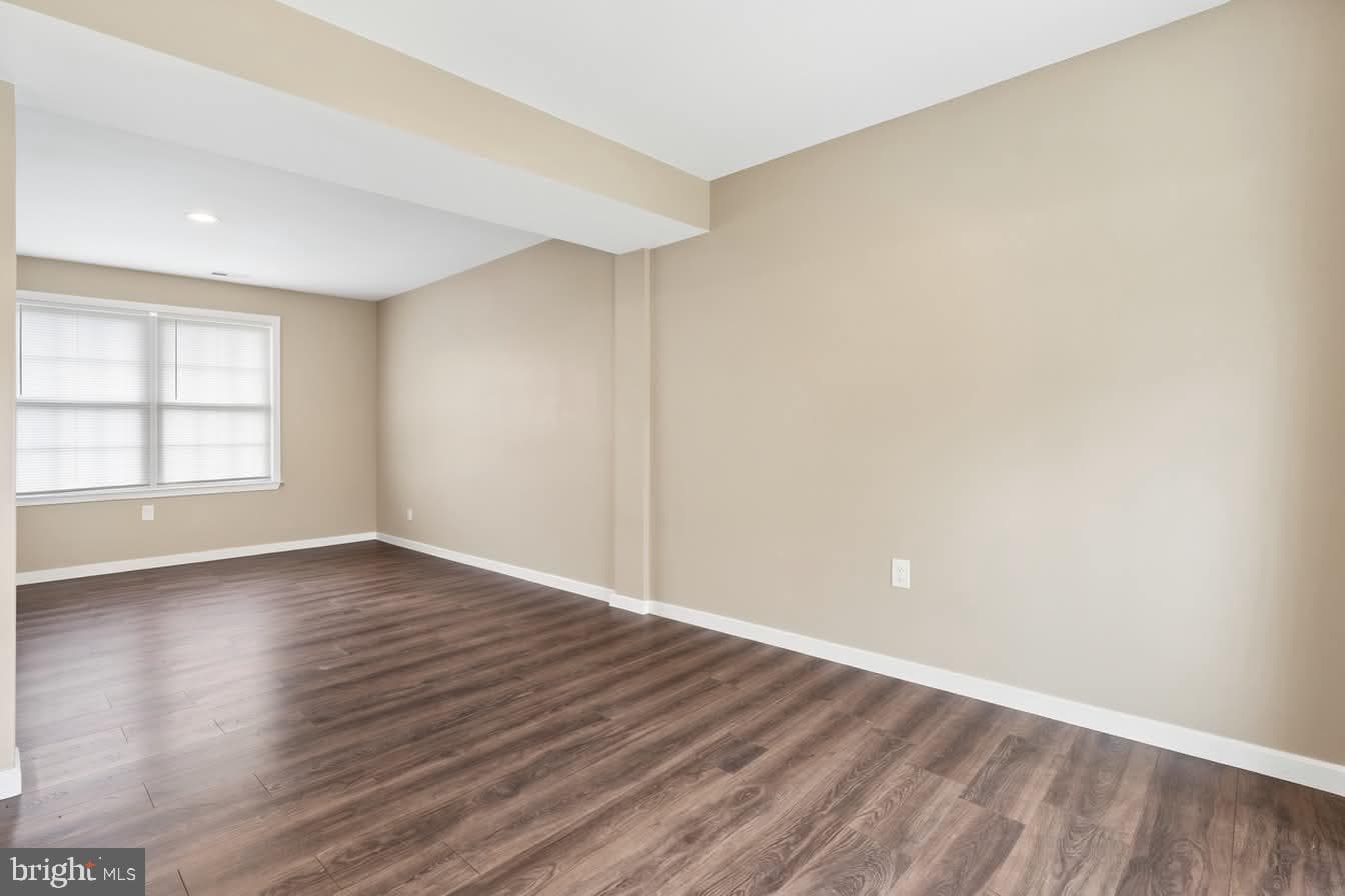 6935 Winchester Avenue photo 26