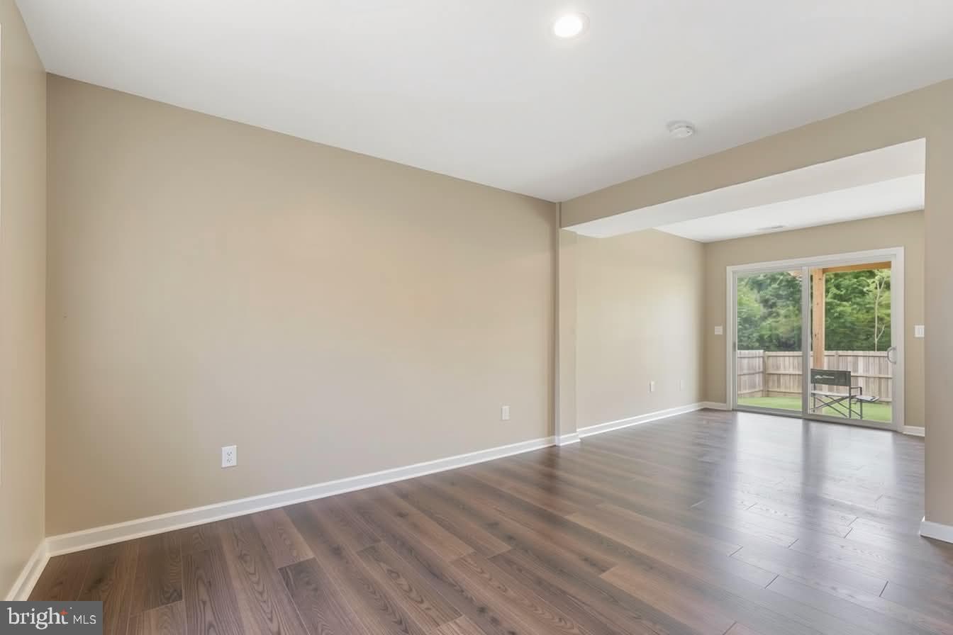 6935 Winchester Avenue photo 27