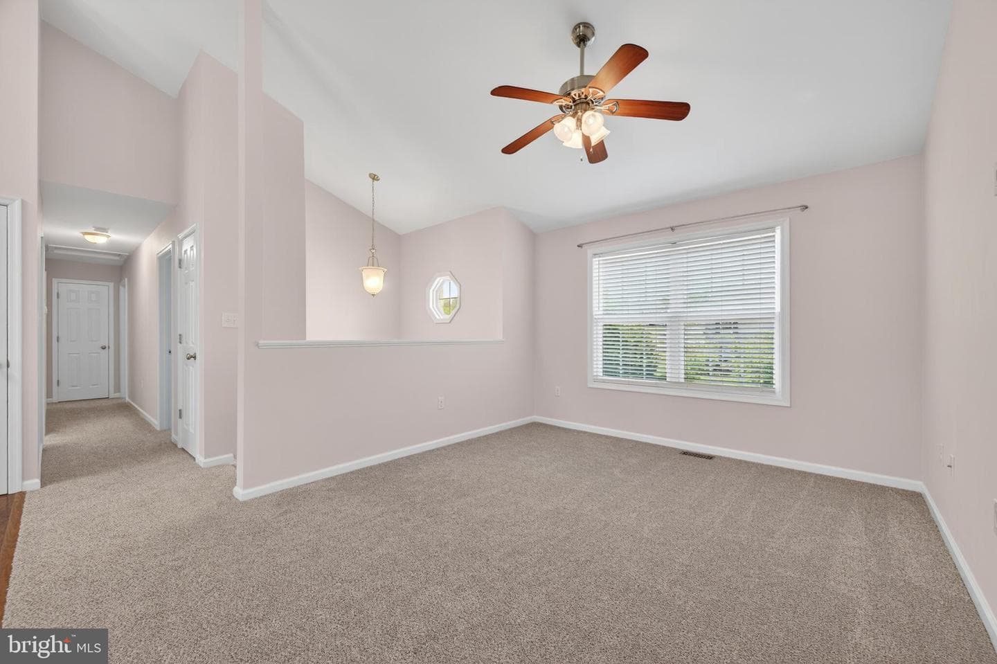 153 Eisenhower Circle photo 7