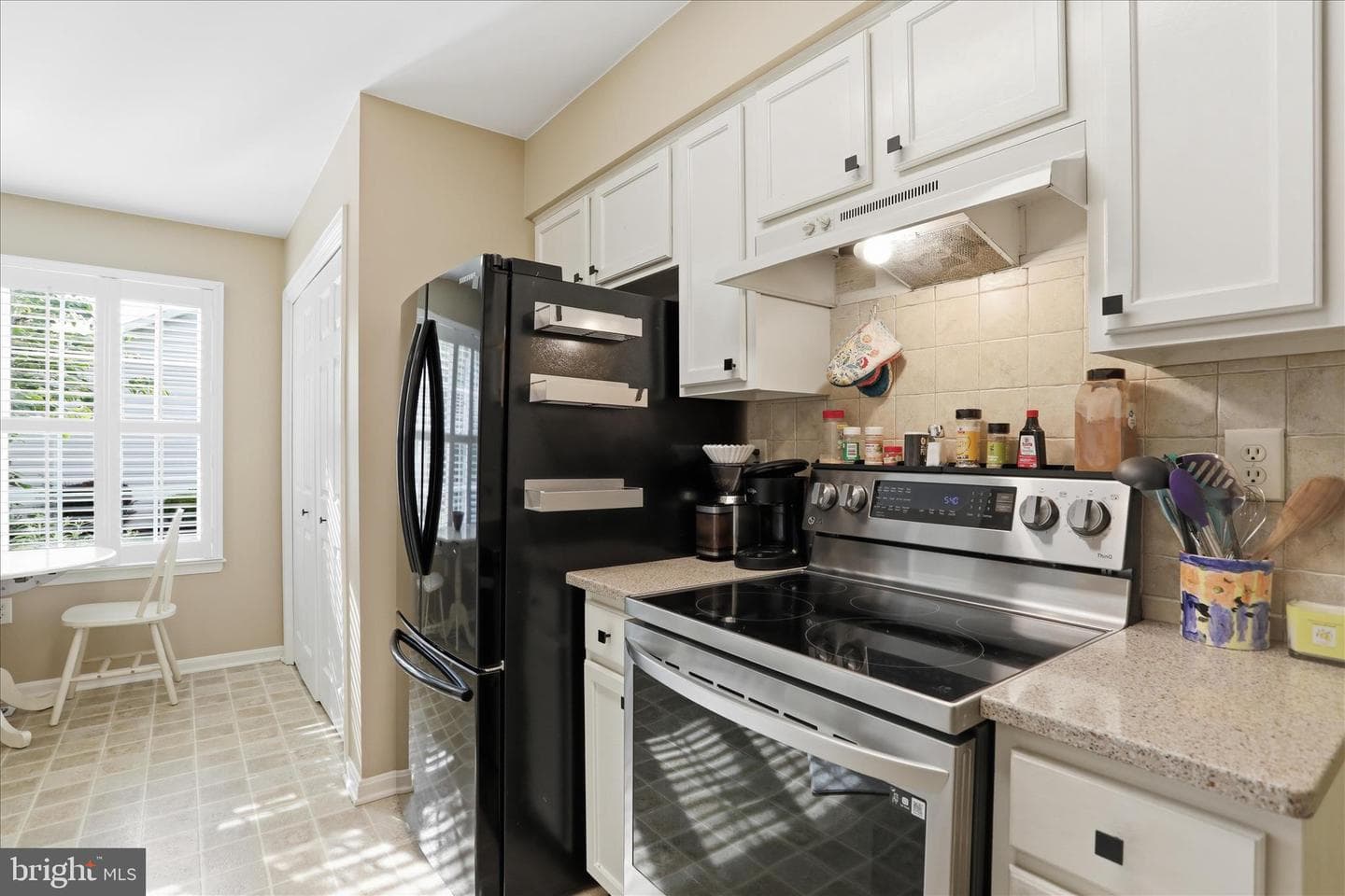 96 Phoenix Lane photo 9
