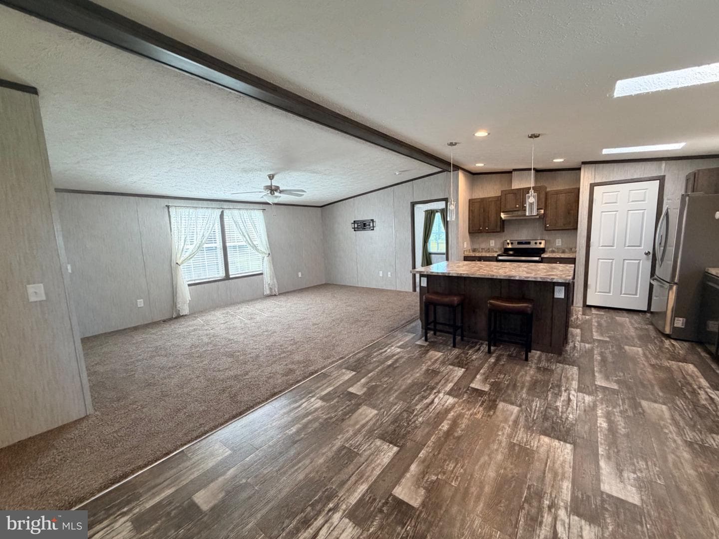 86 Apollo Court photo 4