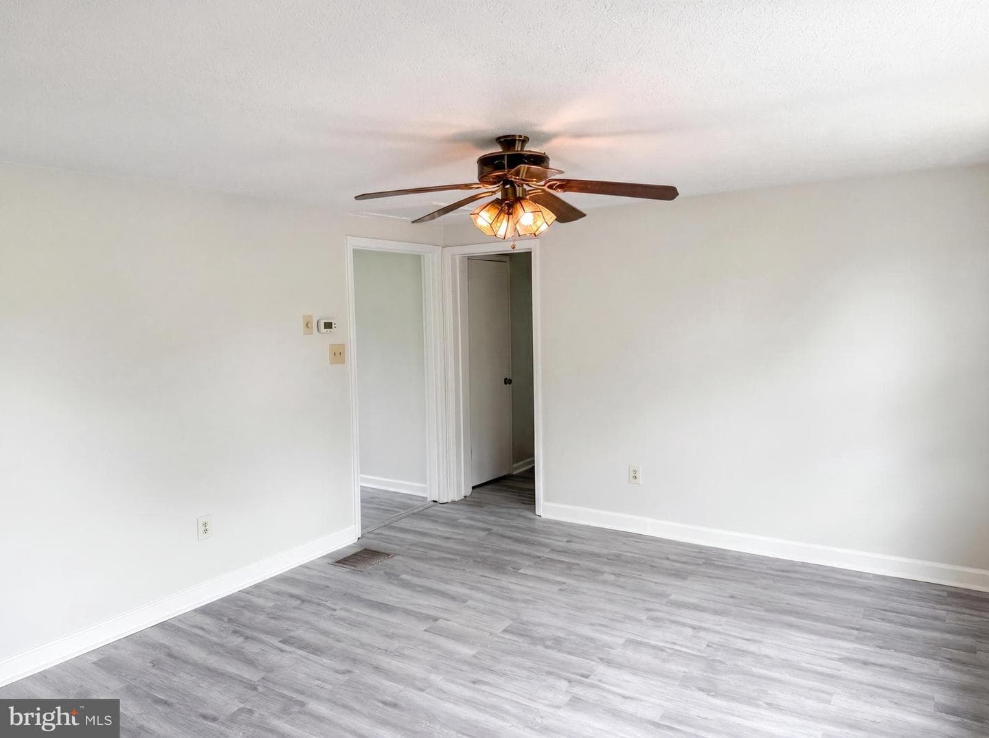 98 Grimes Drive photo 4