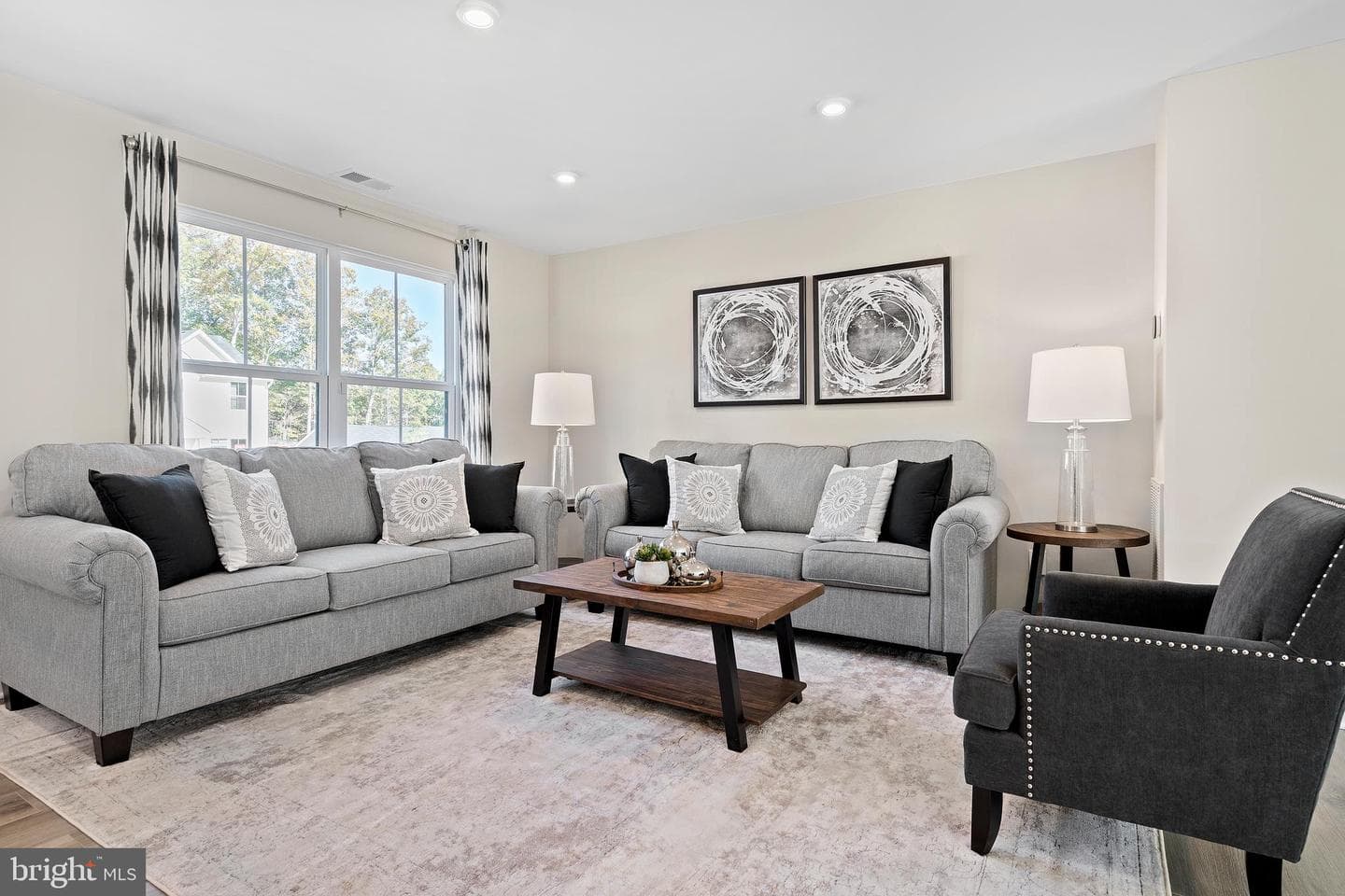 1614 Mutual Drive photo 4