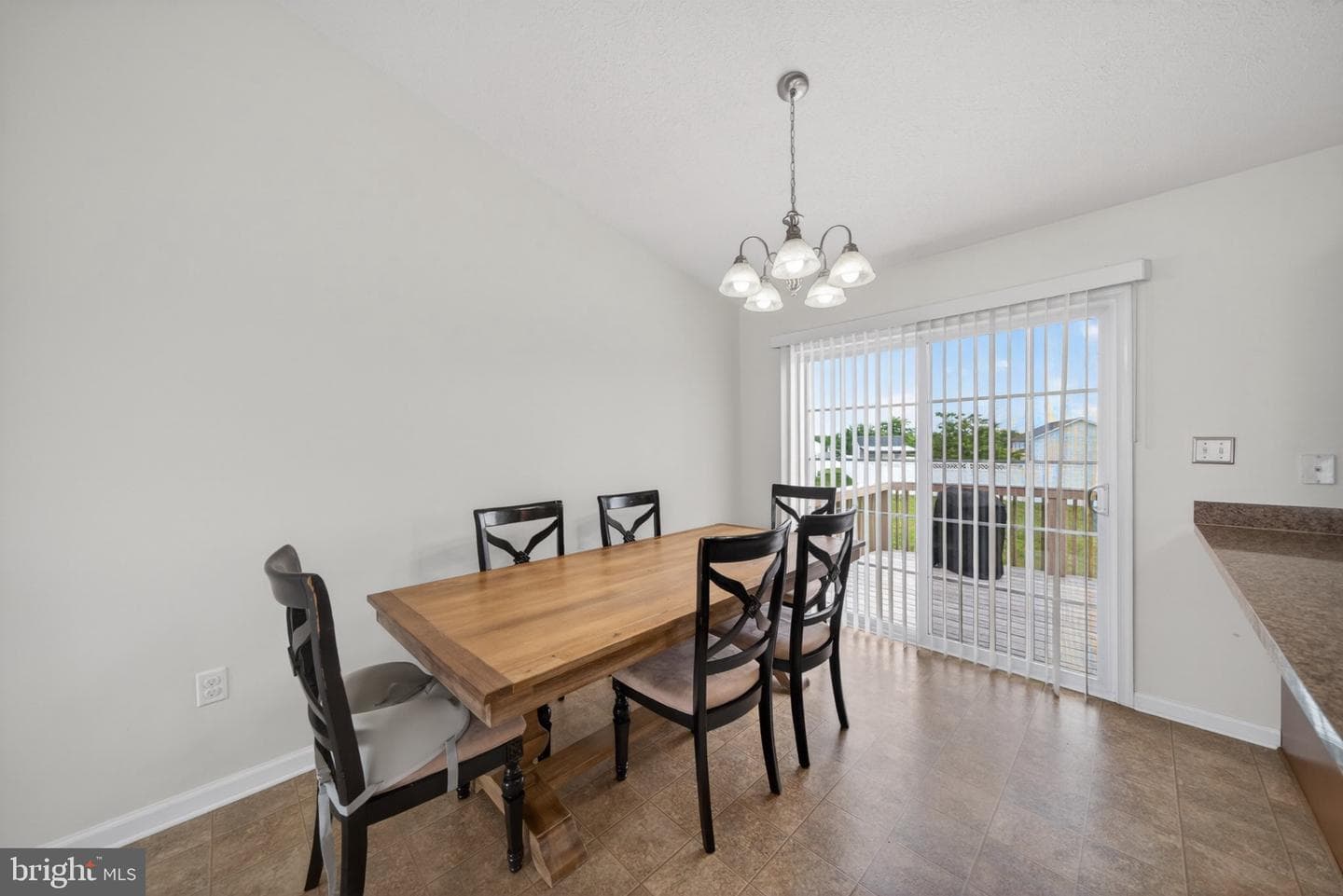 481 Ives Street photo 12