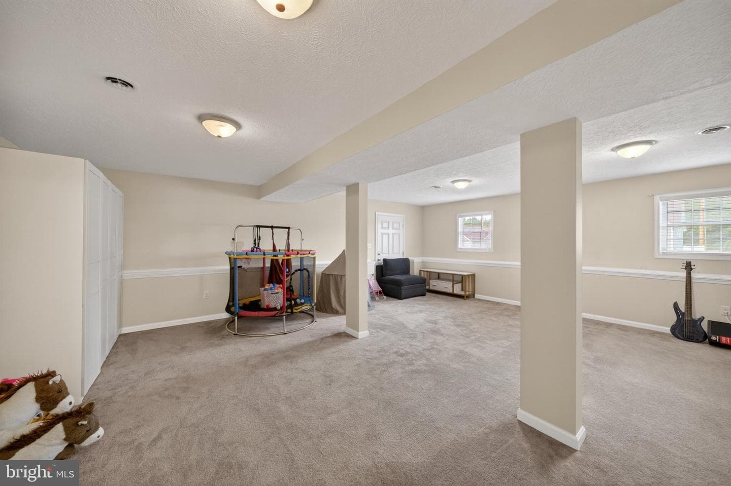 481 Ives Street photo 25