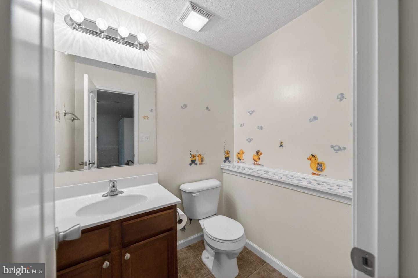 481 Ives Street photo 26