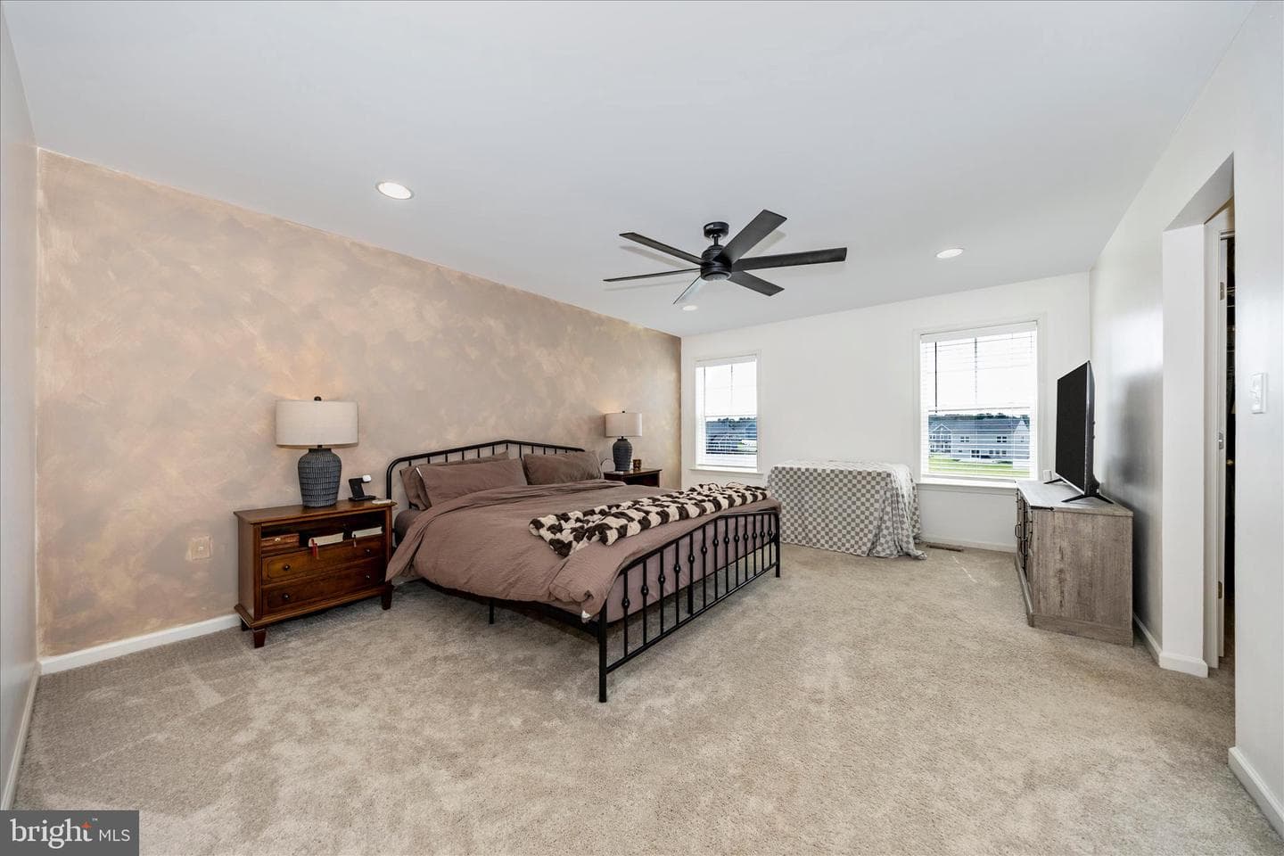 231 Pindar photo 18