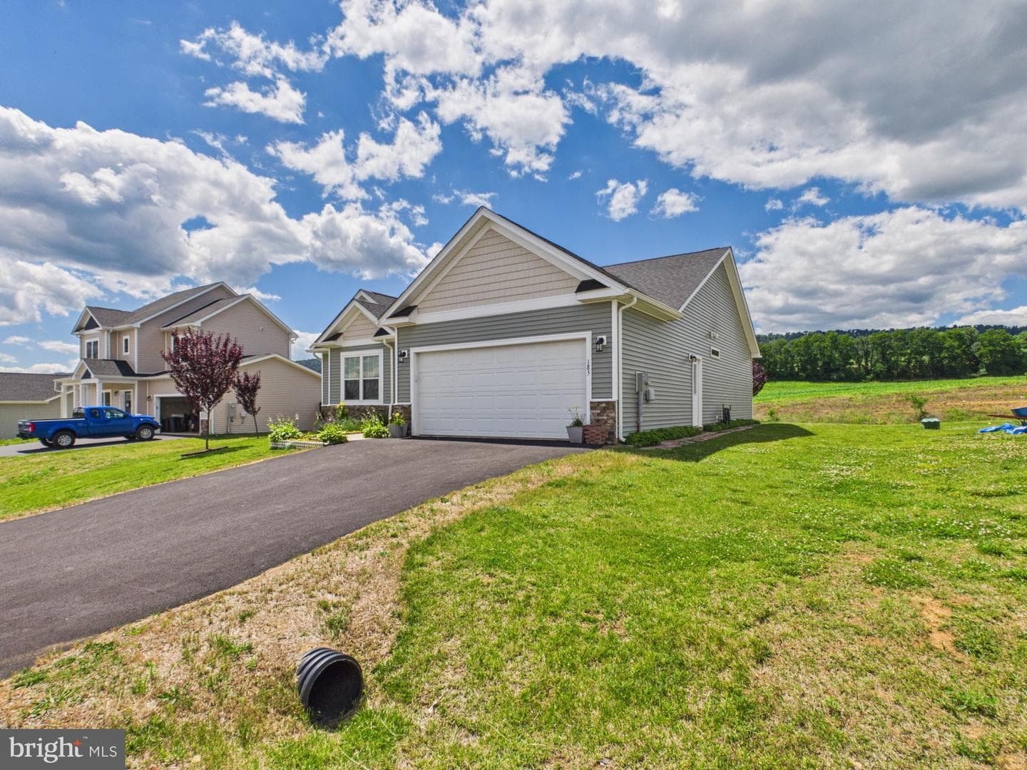 185 Twickenham Drive photo 3