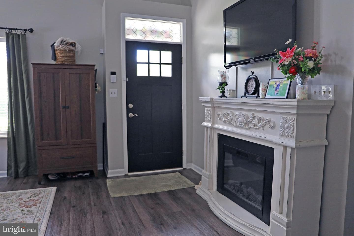 211 Sentry Lane photo 3