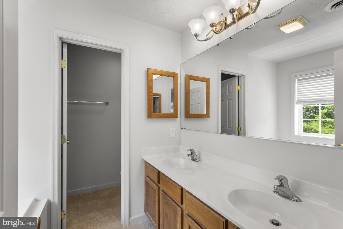 57 Hansberry Court photo 29