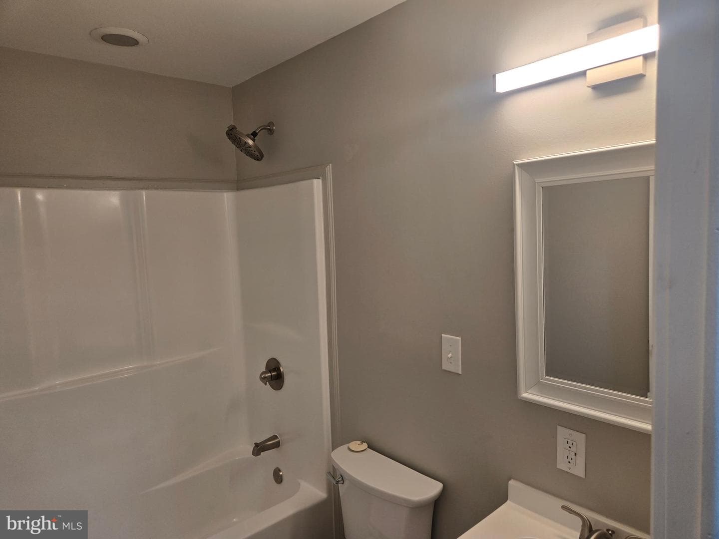 65 Hawthorne Avenue photo 21