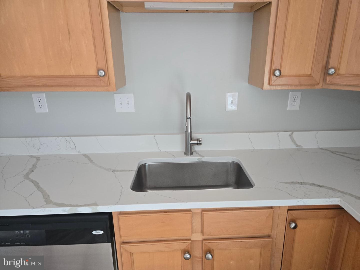 65 Hawthorne Avenue photo 8