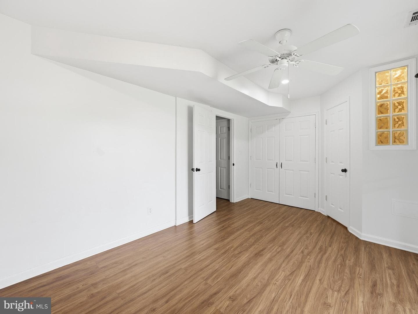106 Sir Washington Street photo 24