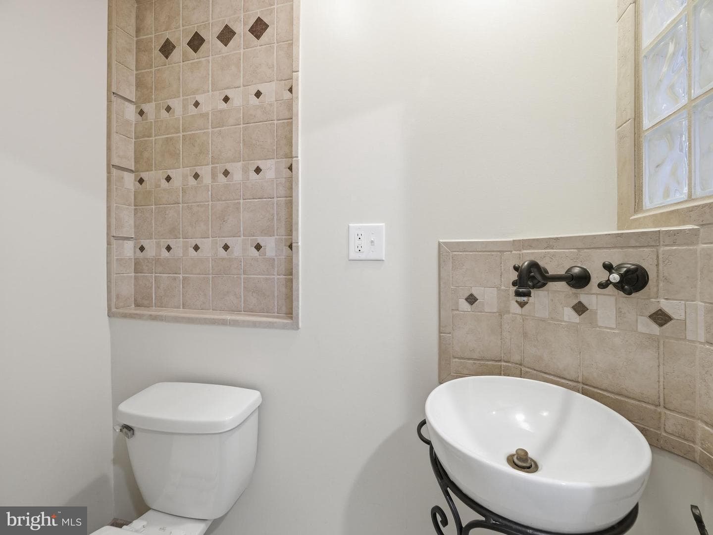 106 Sir Washington Street photo 30