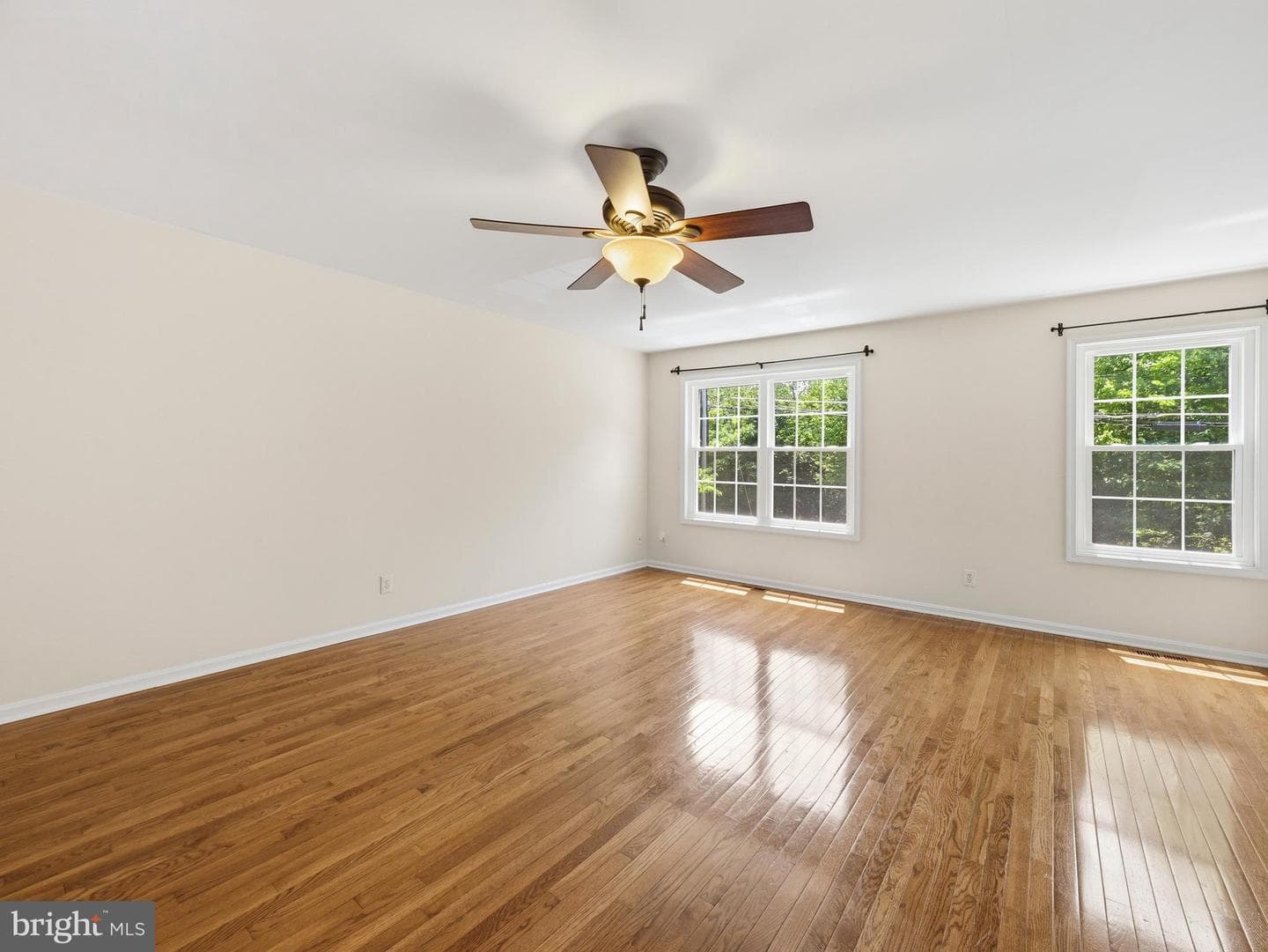 106 Sir Washington Street photo 4