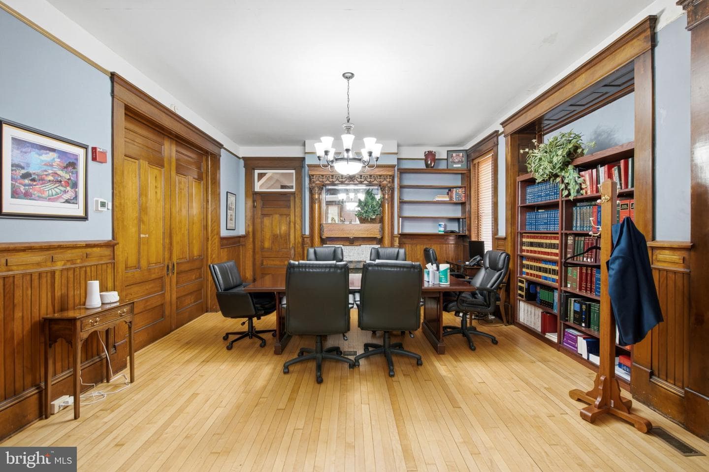 310 W Burke Street photo 27