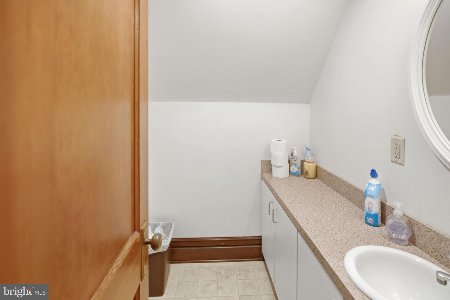 310 W Burke Street photo 84