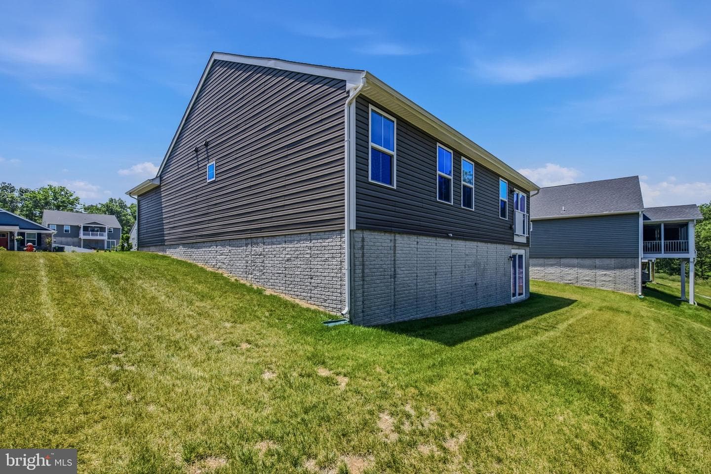 566 Makers Way photo 33