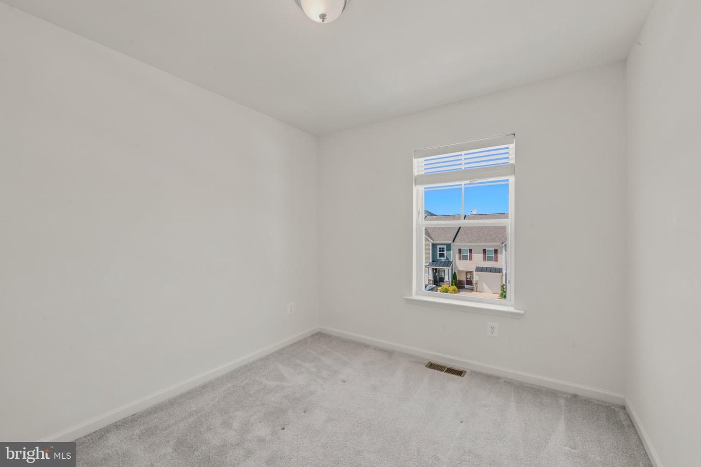 242 Charterhouse Street photo 40