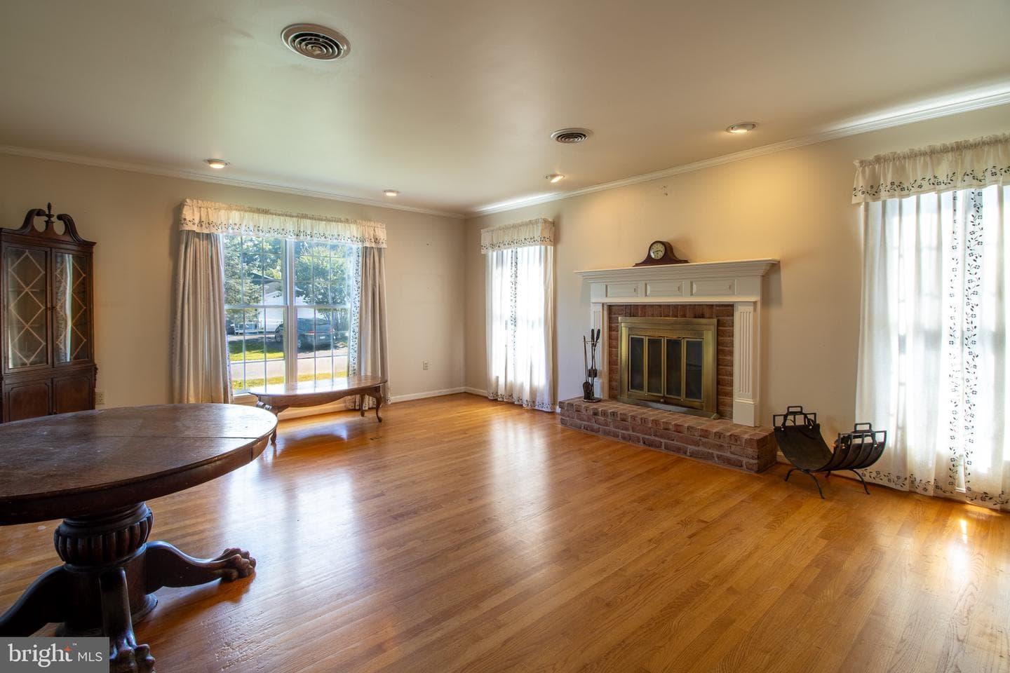 91 Meadowbrook Drive photo 8
