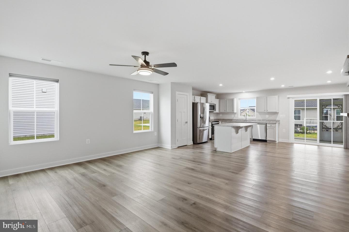 14 Wyoming Way photo 3