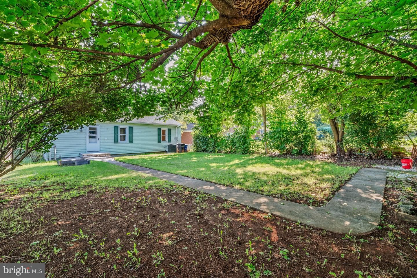 709 Berry Street photo 30
