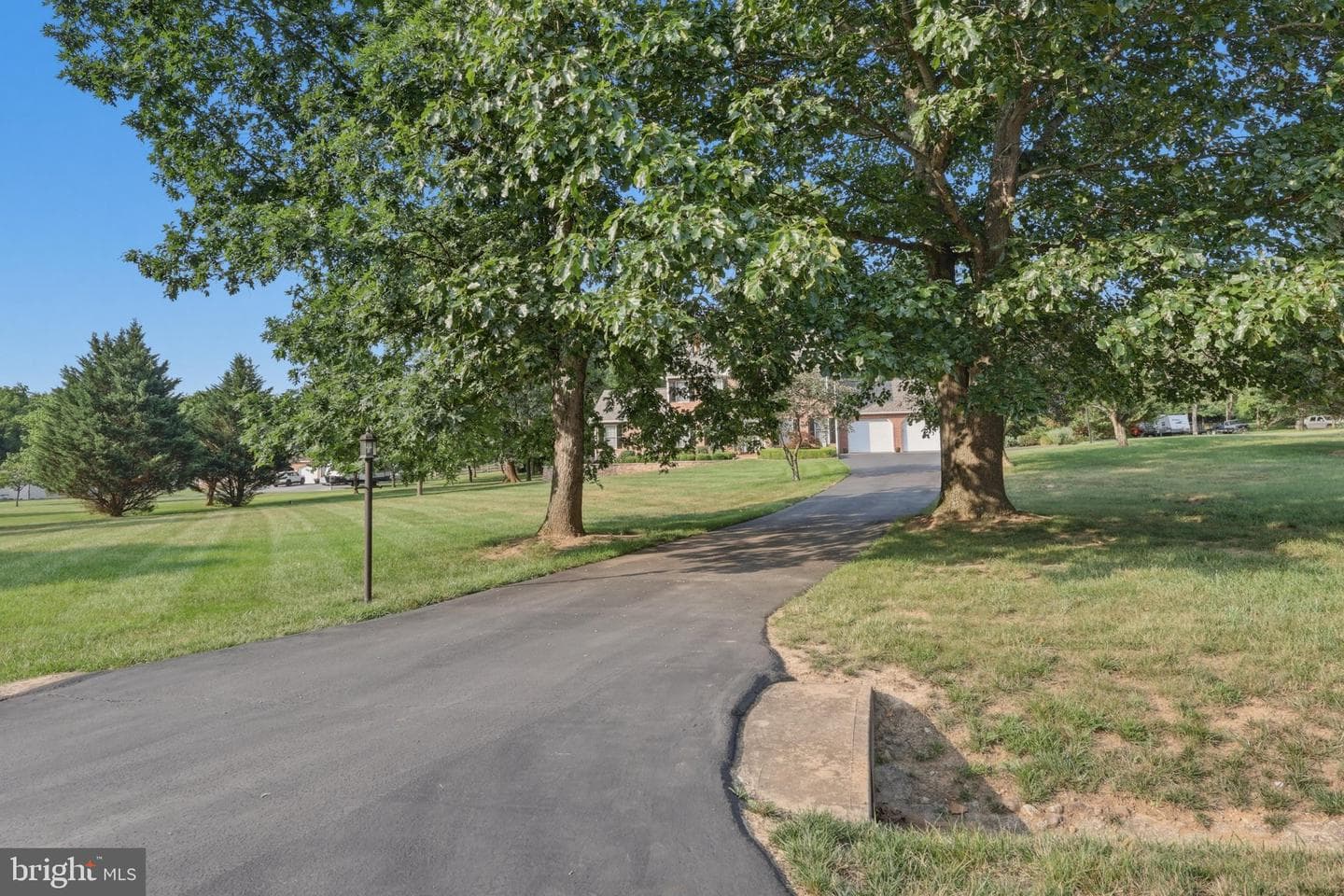 221 Hadley Drive photo 4