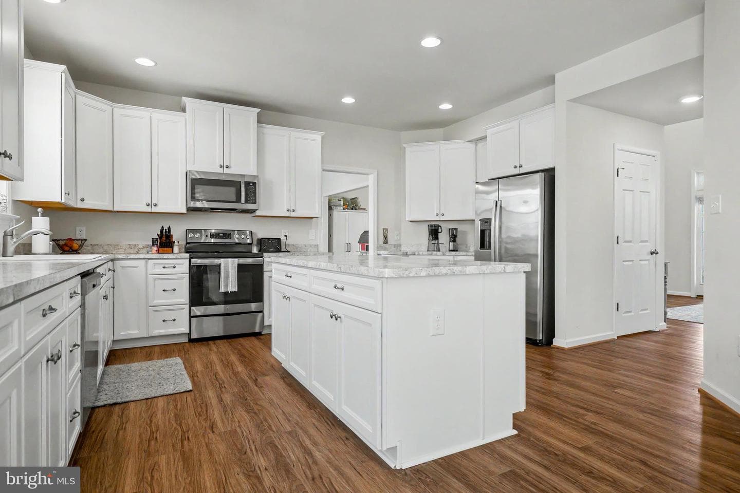 170 Chesterfield Drive photo 23