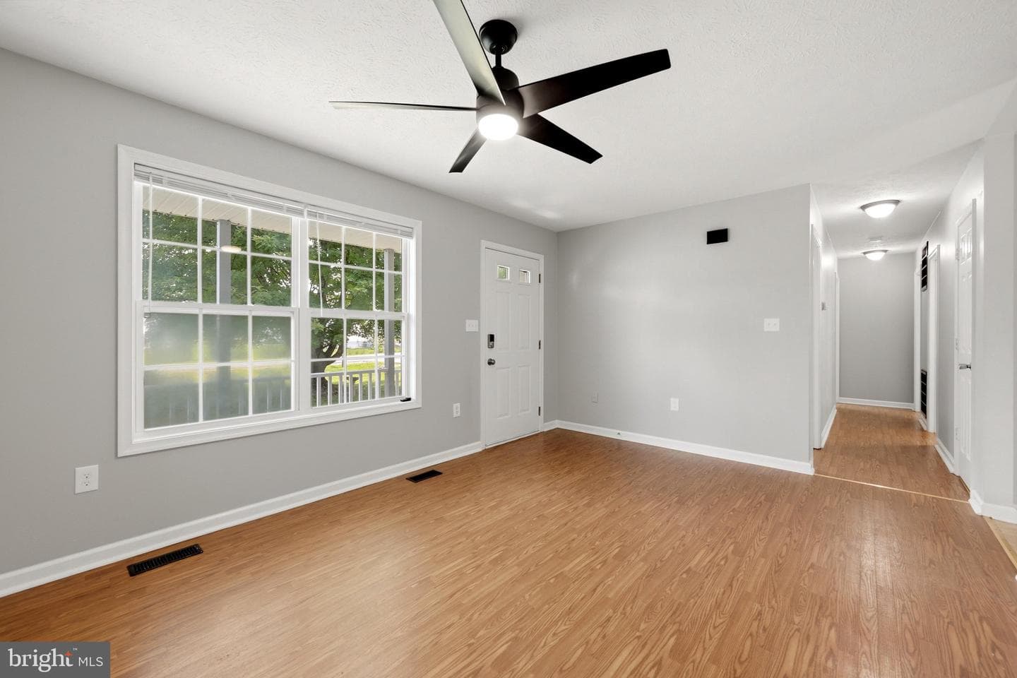 42 Pacific Boulevard photo 4