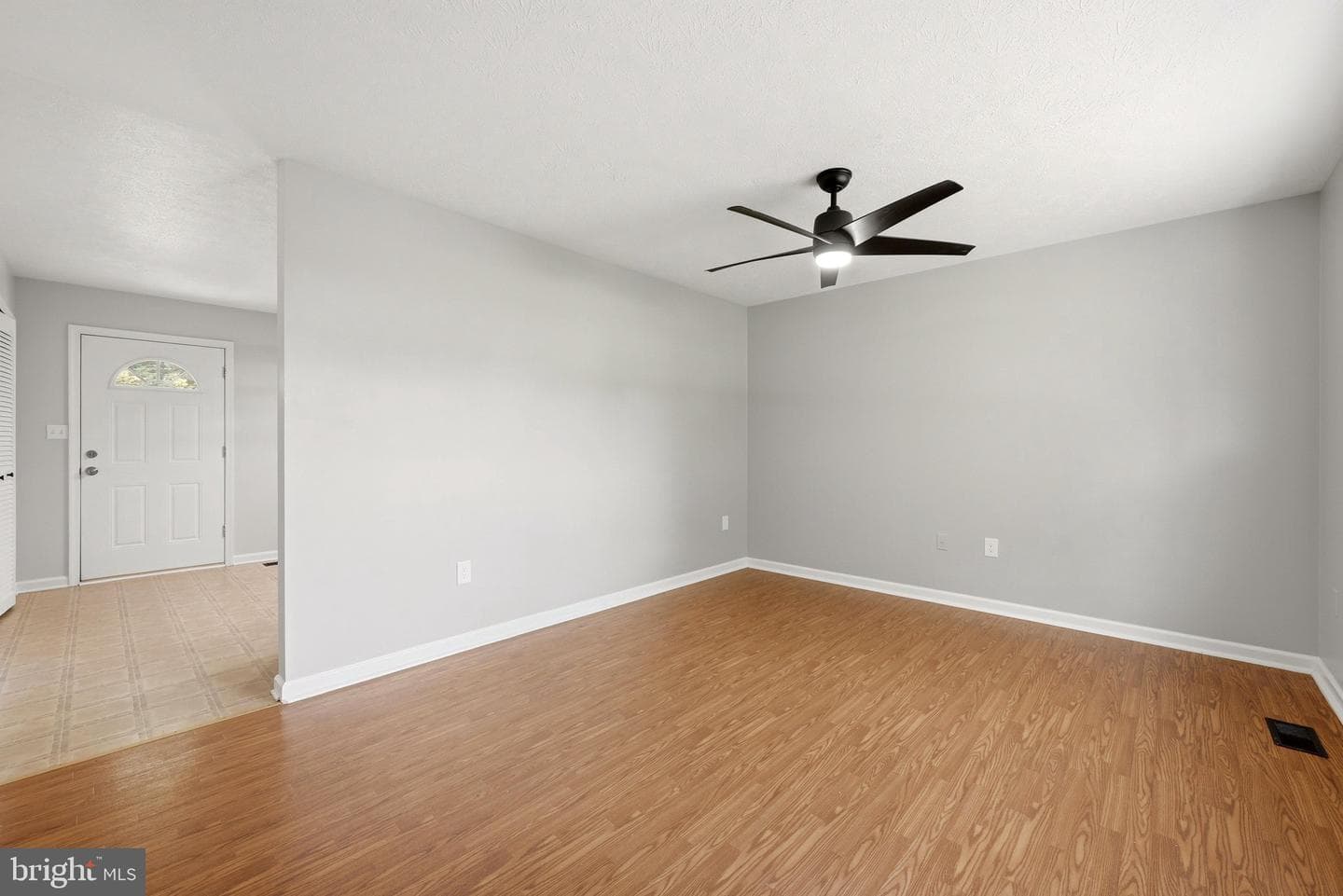 42 Pacific Boulevard photo 5