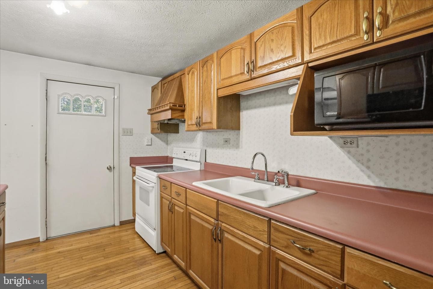 633 Halterman Drive photo 7