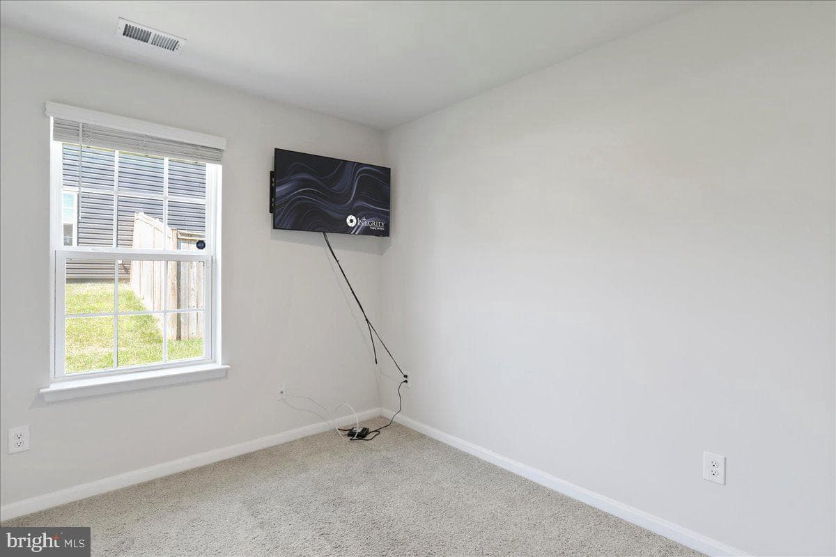 98 Saber Drive photo 18
