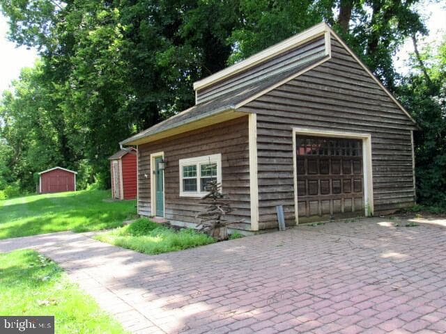 491 Washington St photo 11
