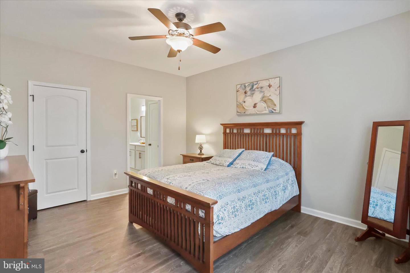 60 Village Circle photo 10