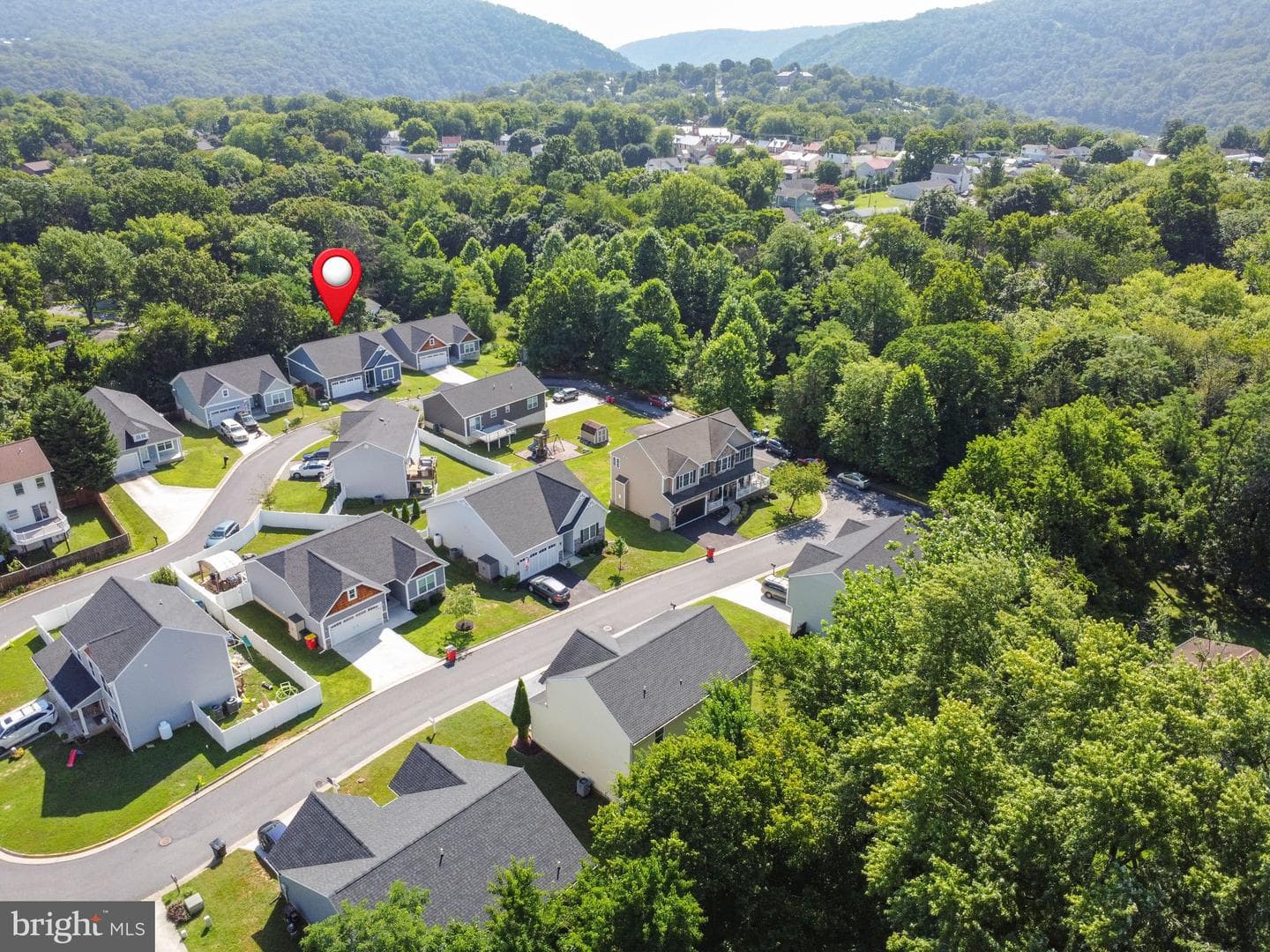 60 Village Circle photo 2