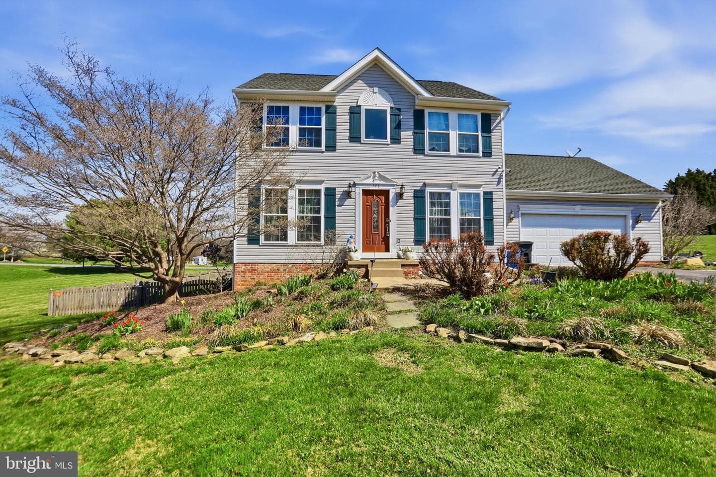 145 Maplewood Court photo 3