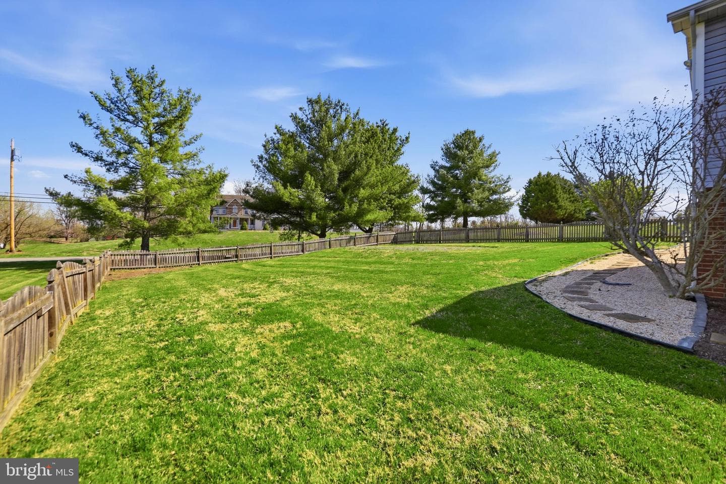 145 Maplewood Court photo 32