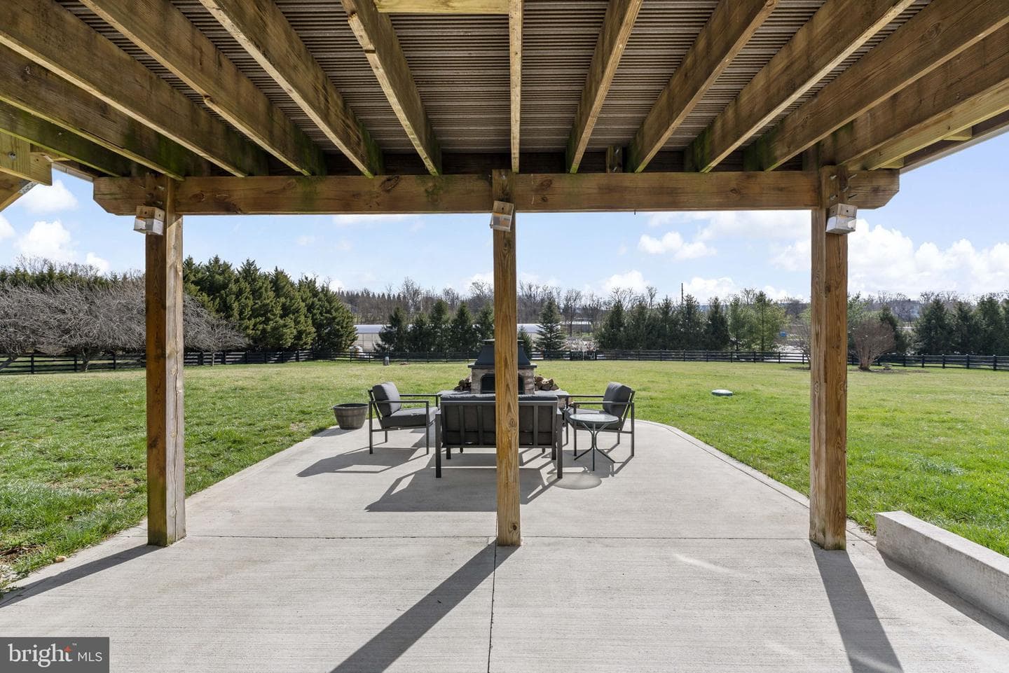 118 Carriage Drive photo 66