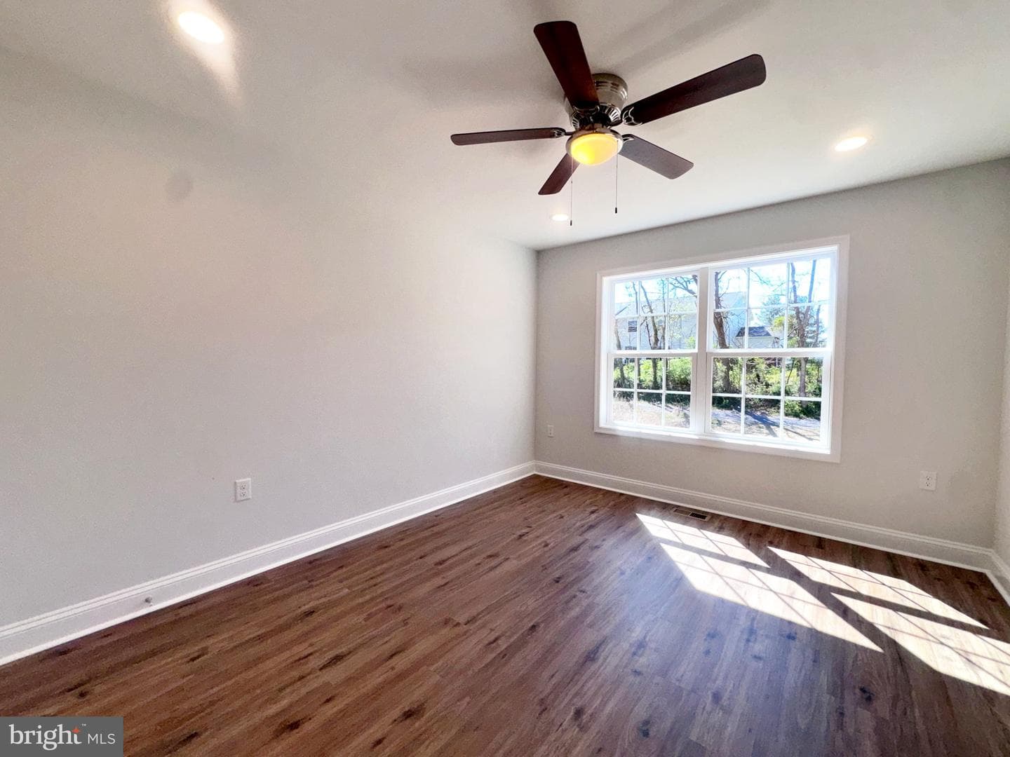 375 Burns Street photo 21