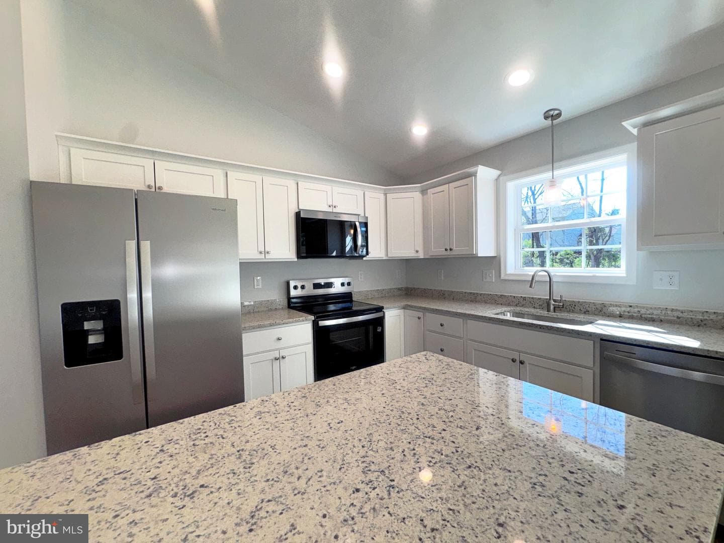 375 Burns Street photo 6