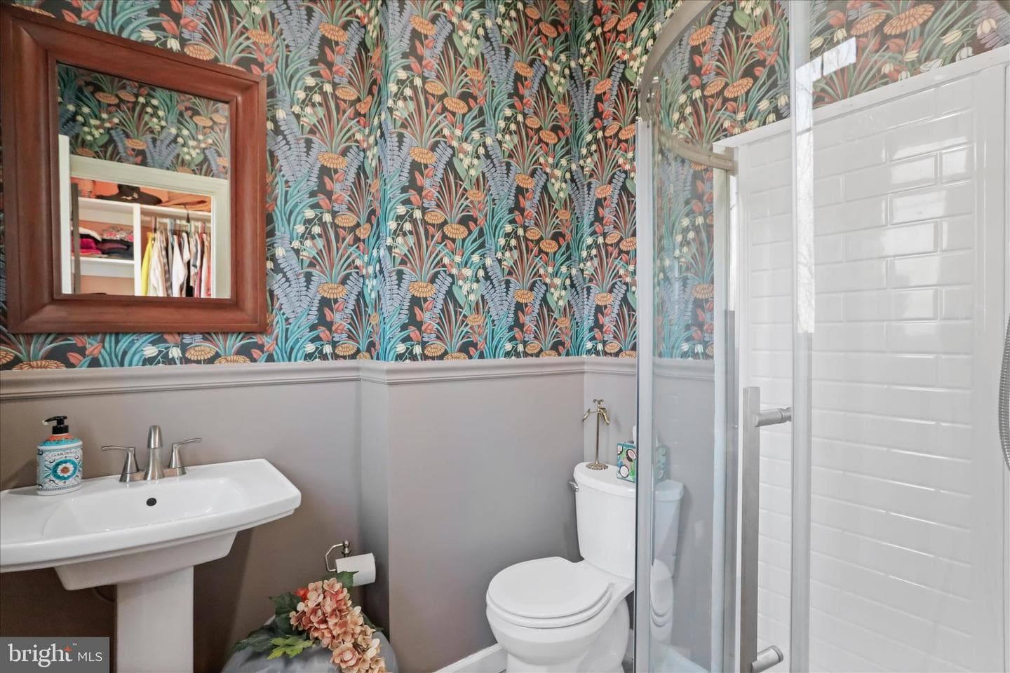 183 Byer Lane photo 32