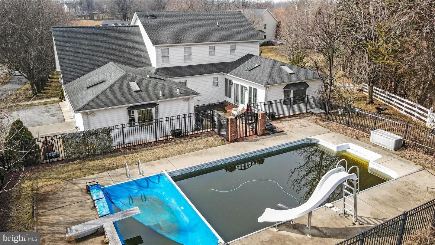 108 Foxhall Road photo 30