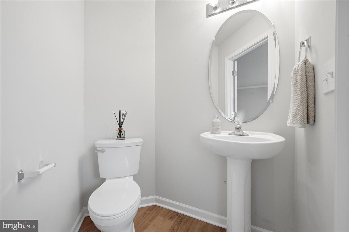 32 Bruce Drive photo 9